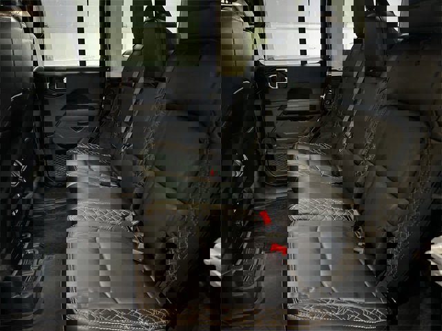 Used 2023 Jeep Wrangler Unlimited Sahara image 25