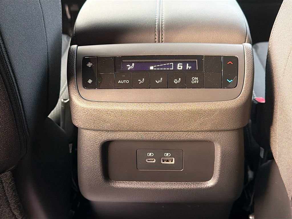 New 2025 Nissan Pathfinder SV image 28