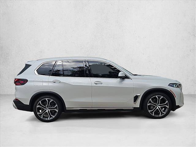 Used 2026 BMW X5 xDrive50e w/ Climate Comfort Package AWD/4WD image 4