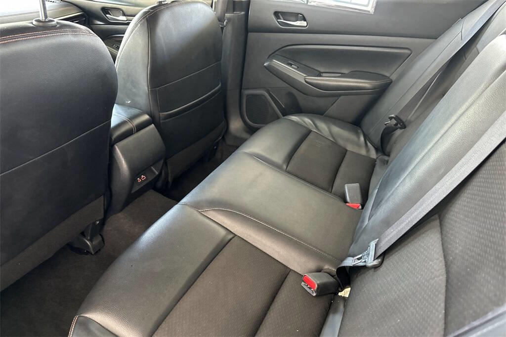 Used 2022 Nissan Altima 2.5 SR image 12