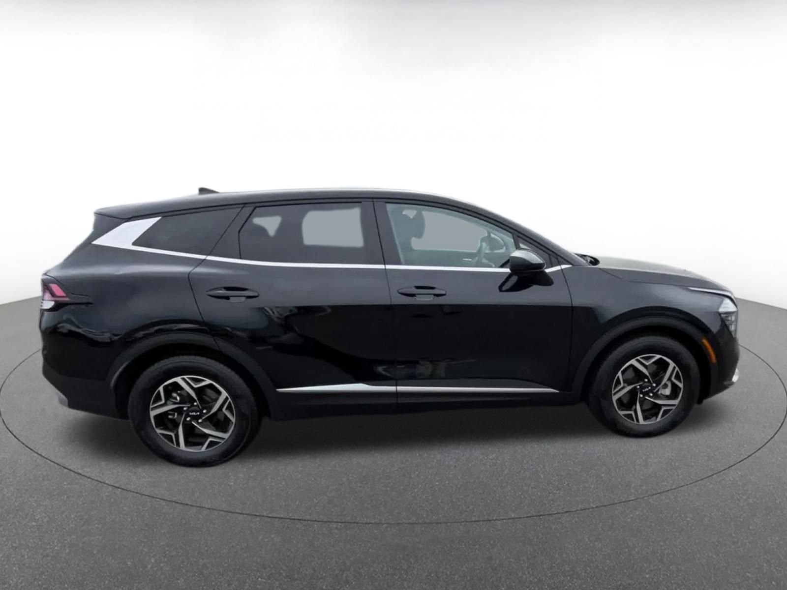 Used 2025 Kia Sportage LX FWD image 16