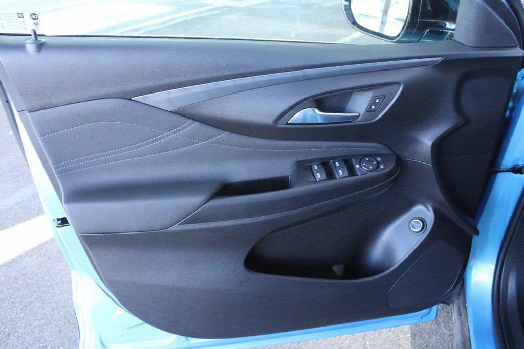 Used 2025 Buick Envista Sport Touring w/ Convenience II Package image 22