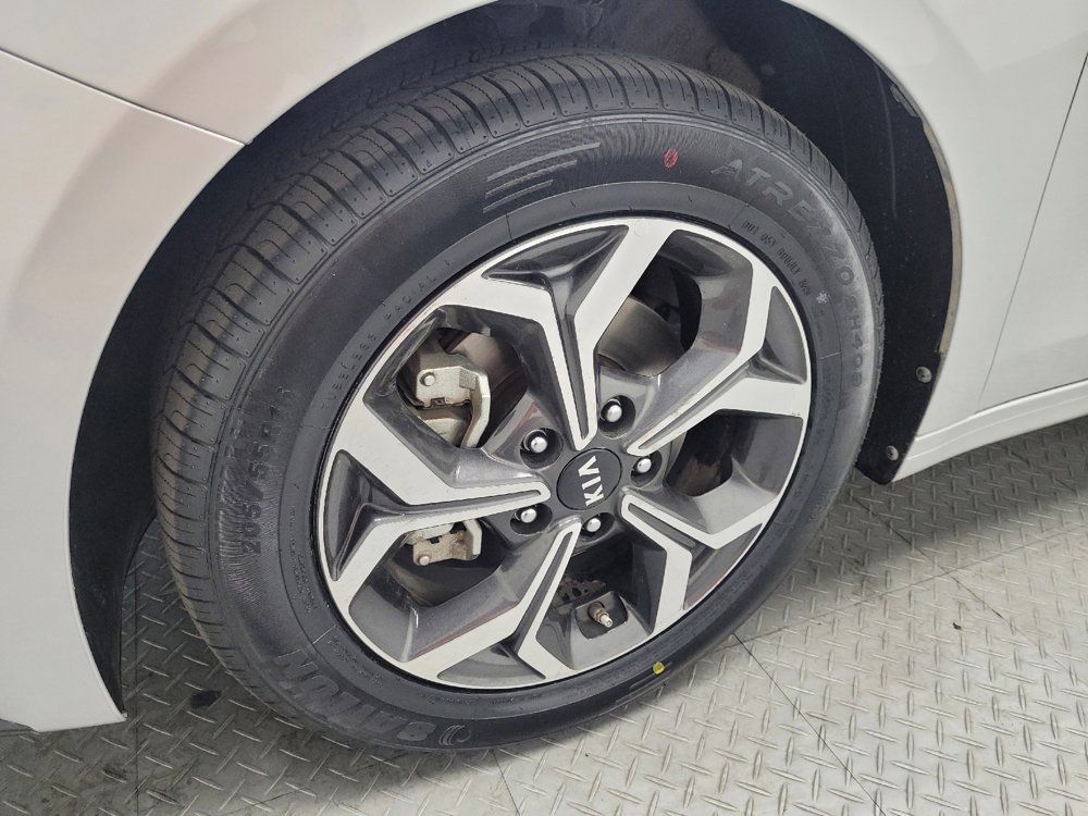 Used 2020 Kia Forte LXS image 31