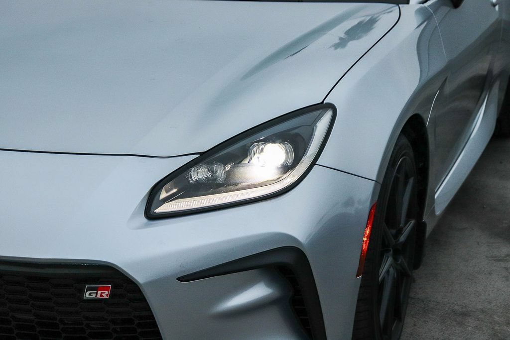Used 2022 Toyota GR86 Premium w/ ALL Weather Mat Package (TMS) RWD image 5