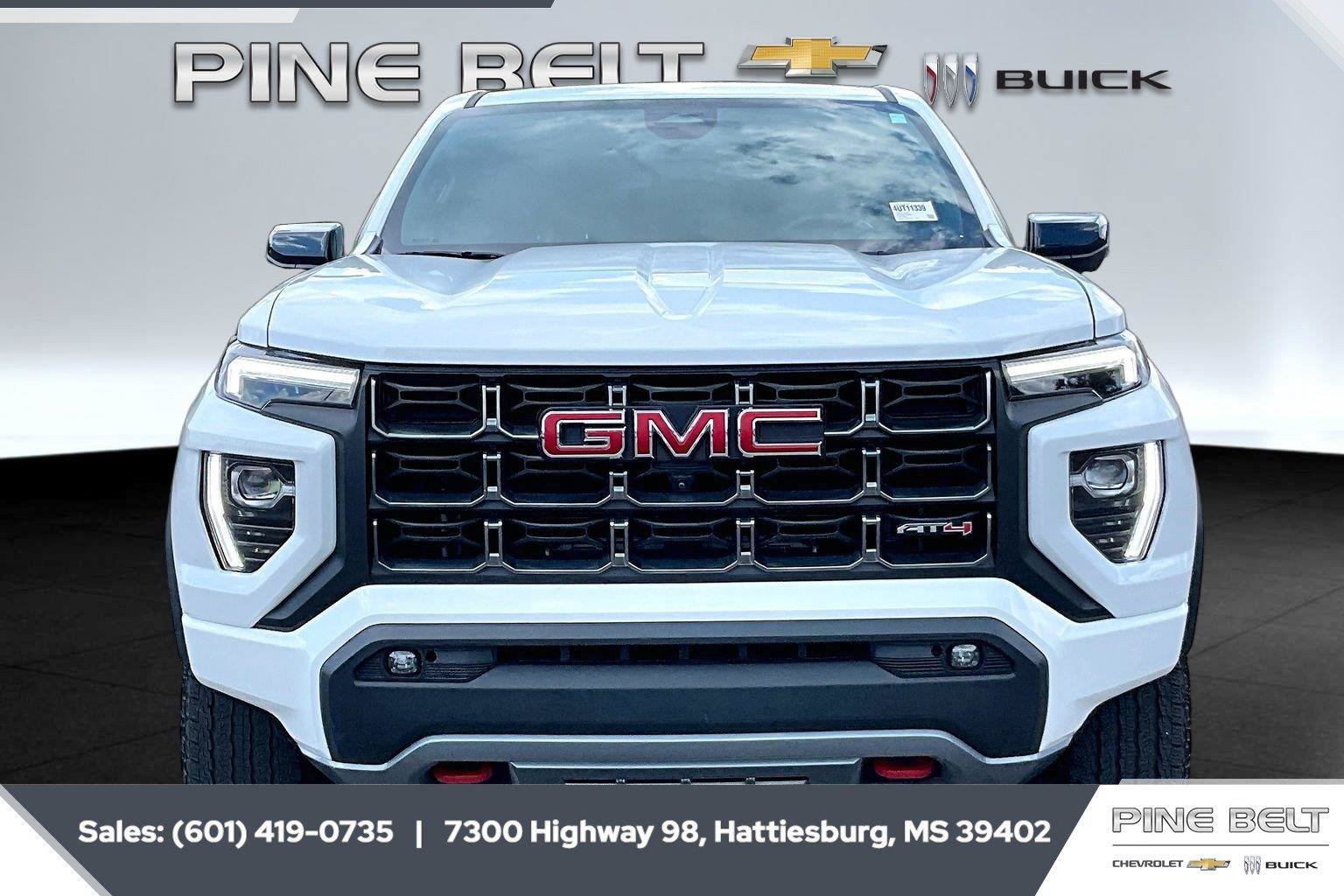 Used 2023 GMC Canyon AT4 w/ Technology Package AWD/4WD image 3