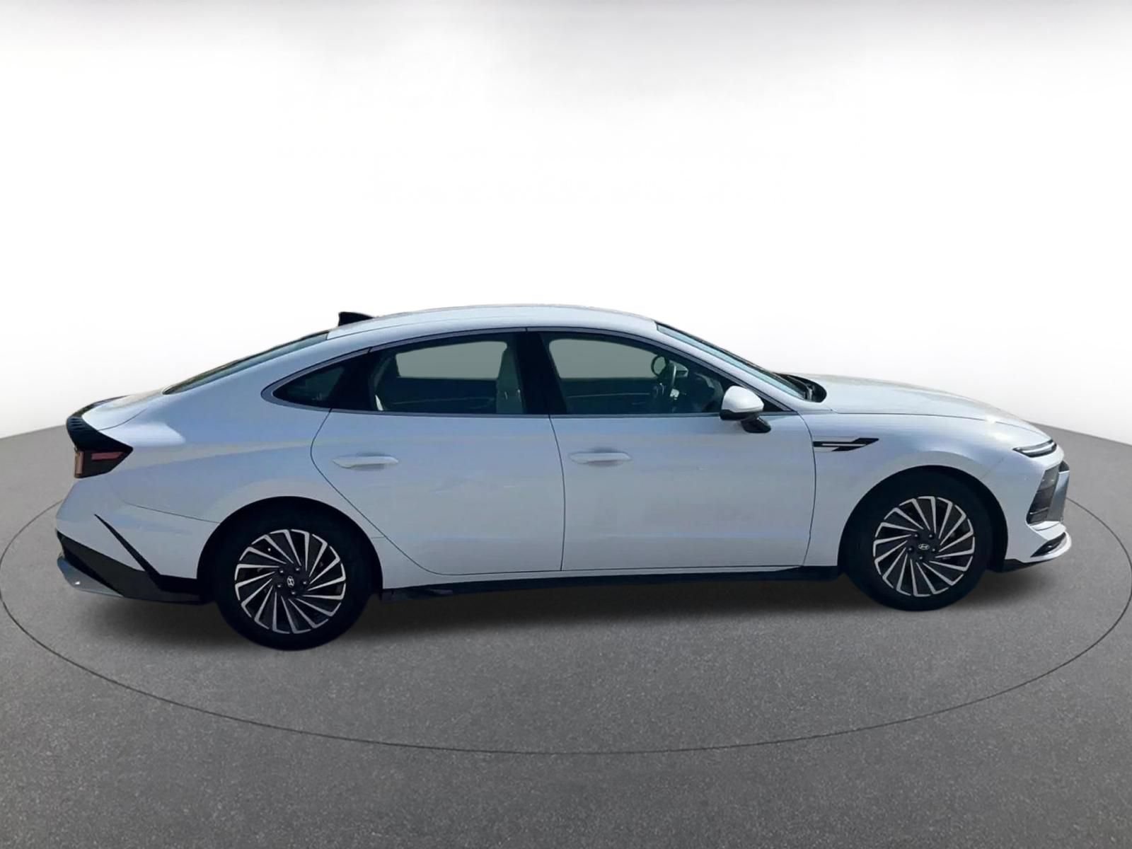 Used 2025 Hyundai Sonata SEL FWD image 16