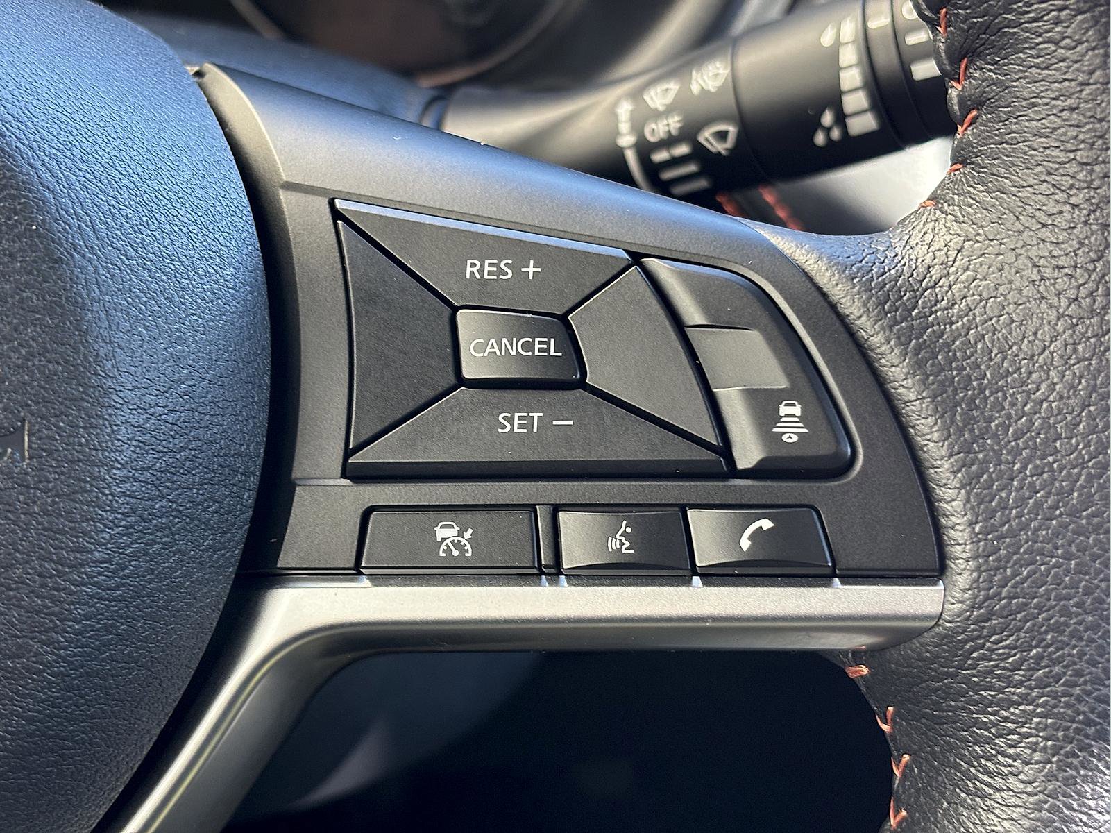 Used 2023 Nissan Kicks SR w/ SR Premium Package image 31