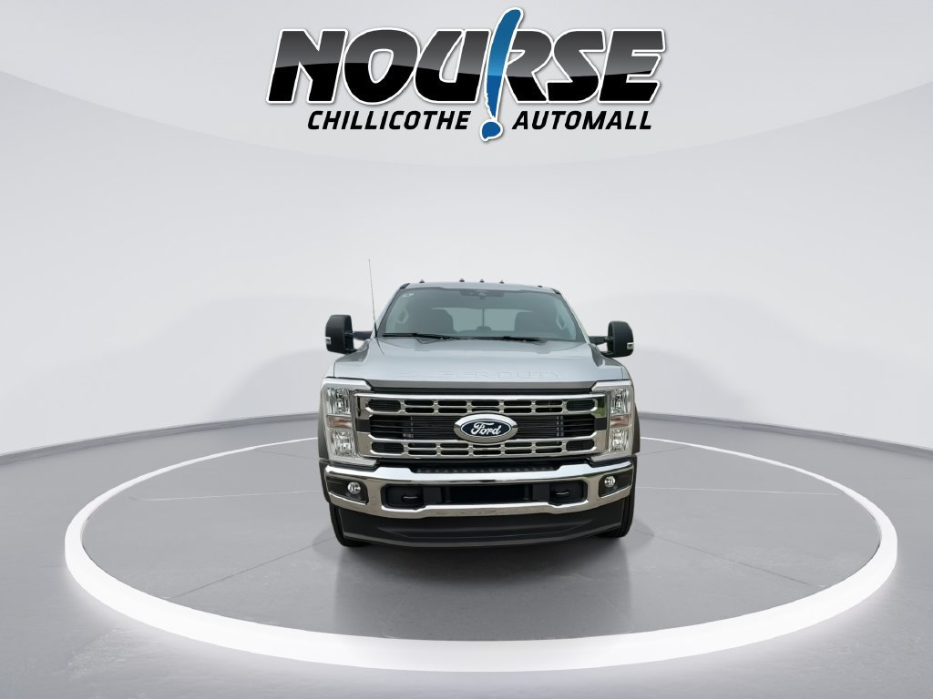 New 2027 Ford F550 4x4 Crew Cab image 3