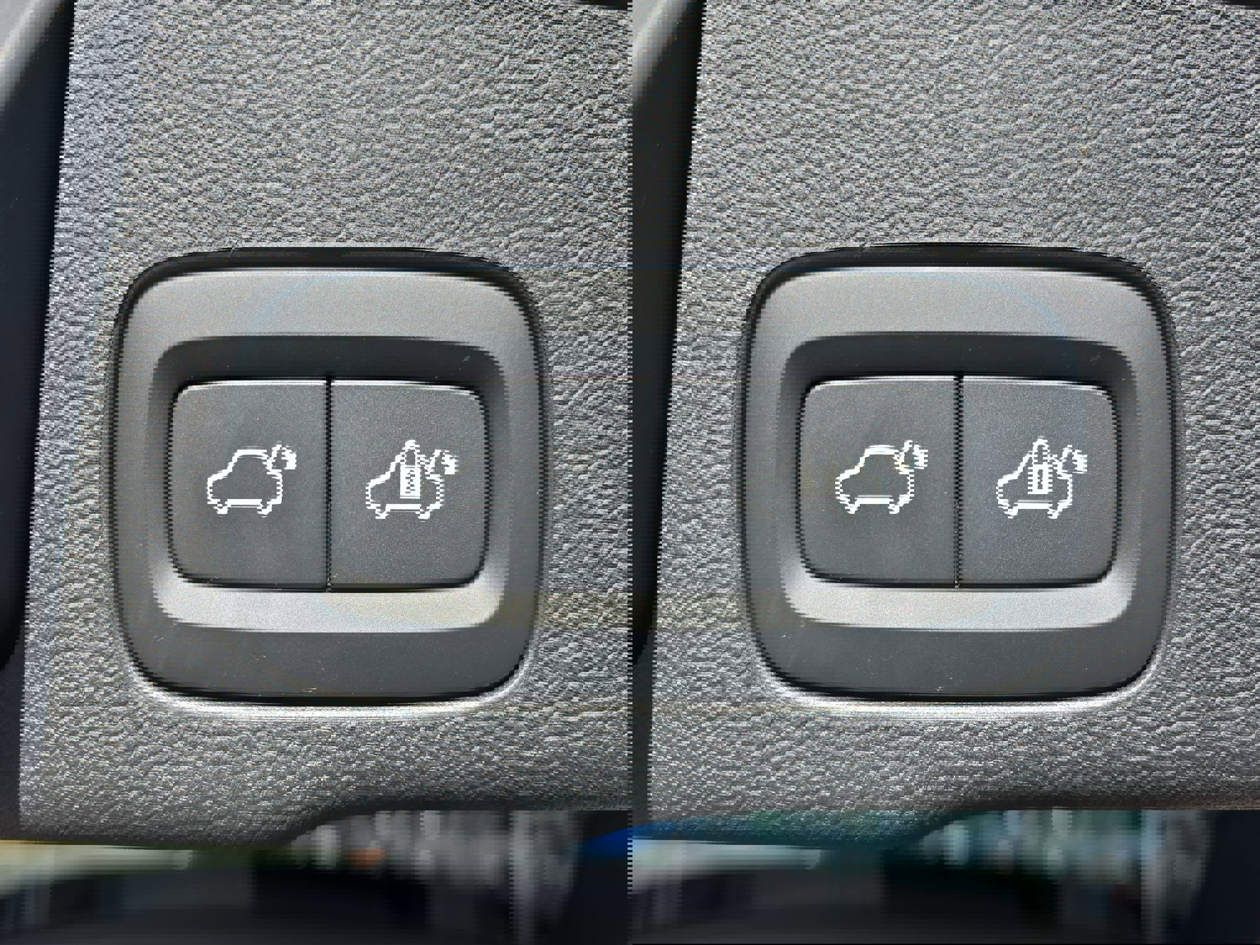 Used 2023 Volvo XC60 B5 Plus w/ Climate Package image 13