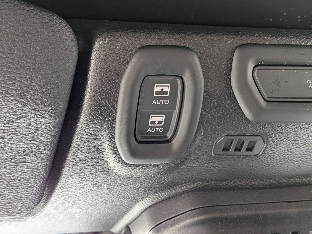 Used 2021 Jeep Wrangler Unlimited Sahara w/ Cold Weather Group AWD/4WD image 21