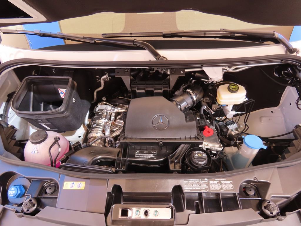 Used 2025 Mercedes-Benz Sprinter 2500 image 28