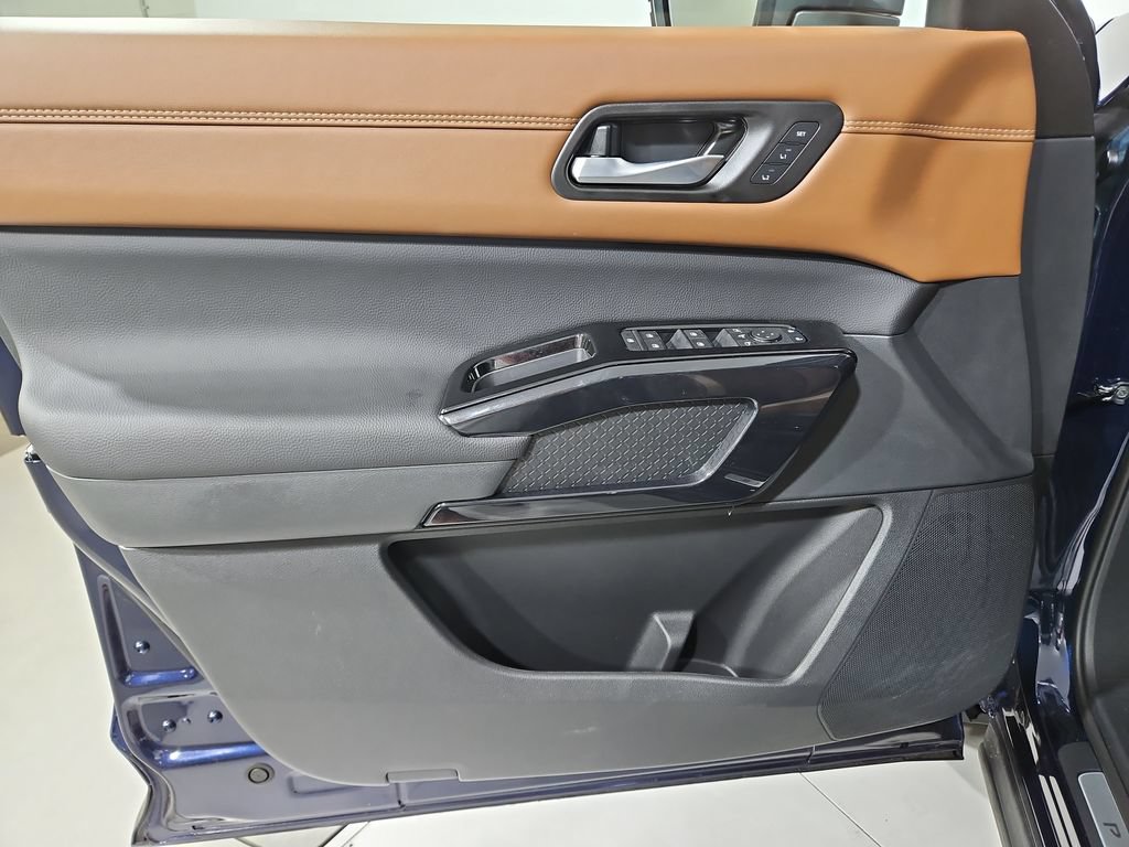 New 2026 Nissan Pathfinder Platinum AWD/4WD image 10