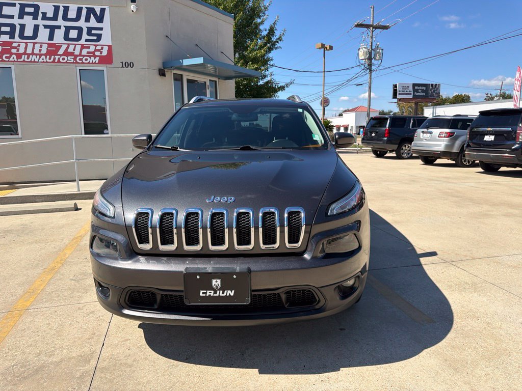 Used 2015 Jeep Cherokee Latitude w/ Cold Weather Group AWD/4WD image 3