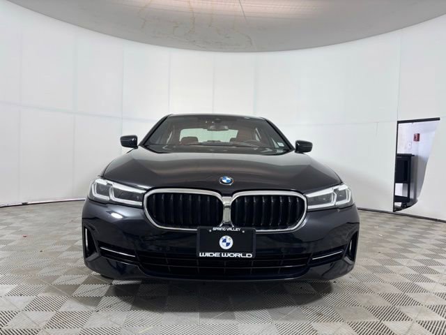 Used 2023 BMW 530i xDrive w/ Premium Package AWD/4WD image 2