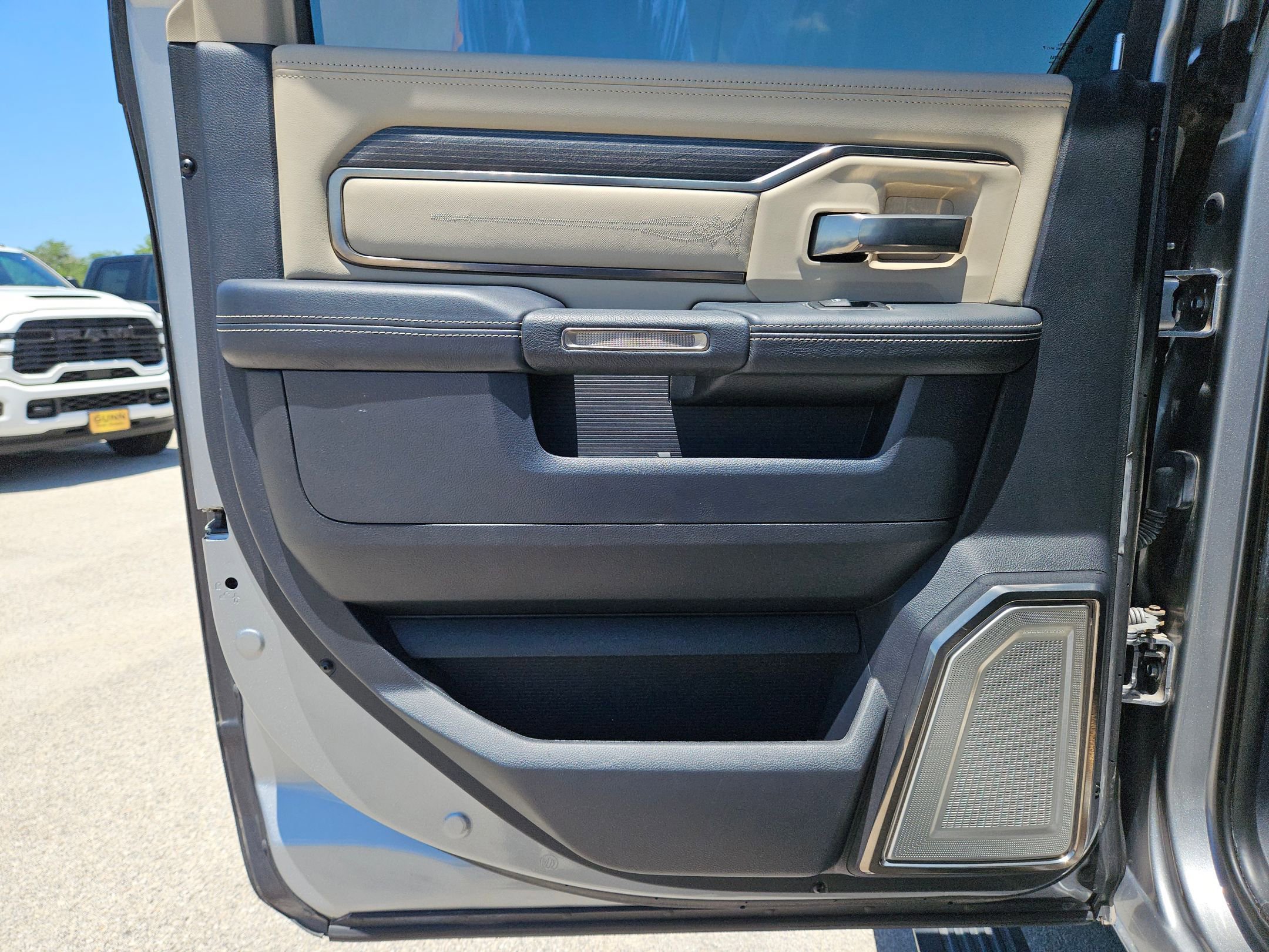 Used 2019 RAM 2500 Limited AWD/4WD image 15