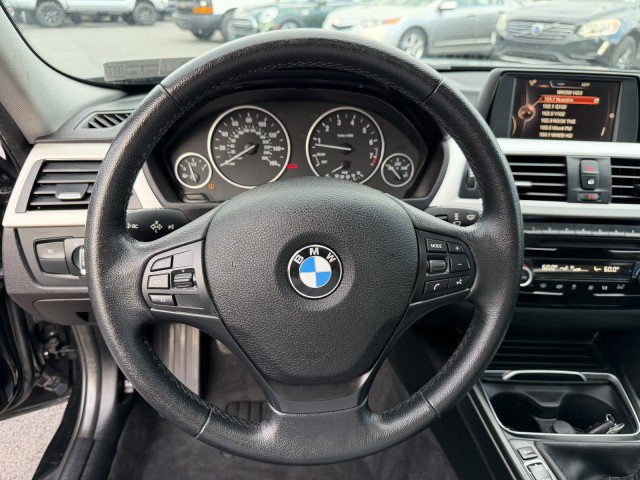 Used 2016 BMW 320i Sedan RWD image 21