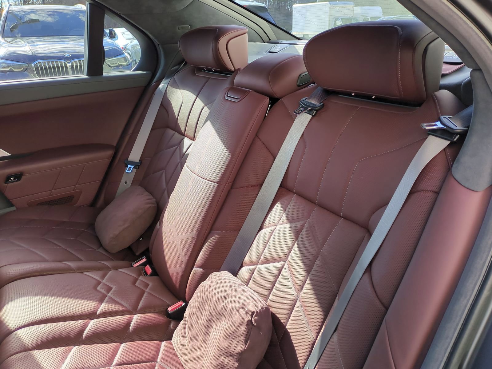 Certified 2023 BMW 740i image 32