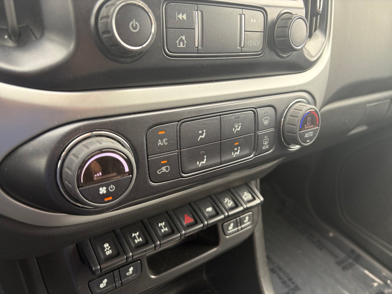 Used 2022 Chevrolet Colorado ZR2 AWD/4WD image 25