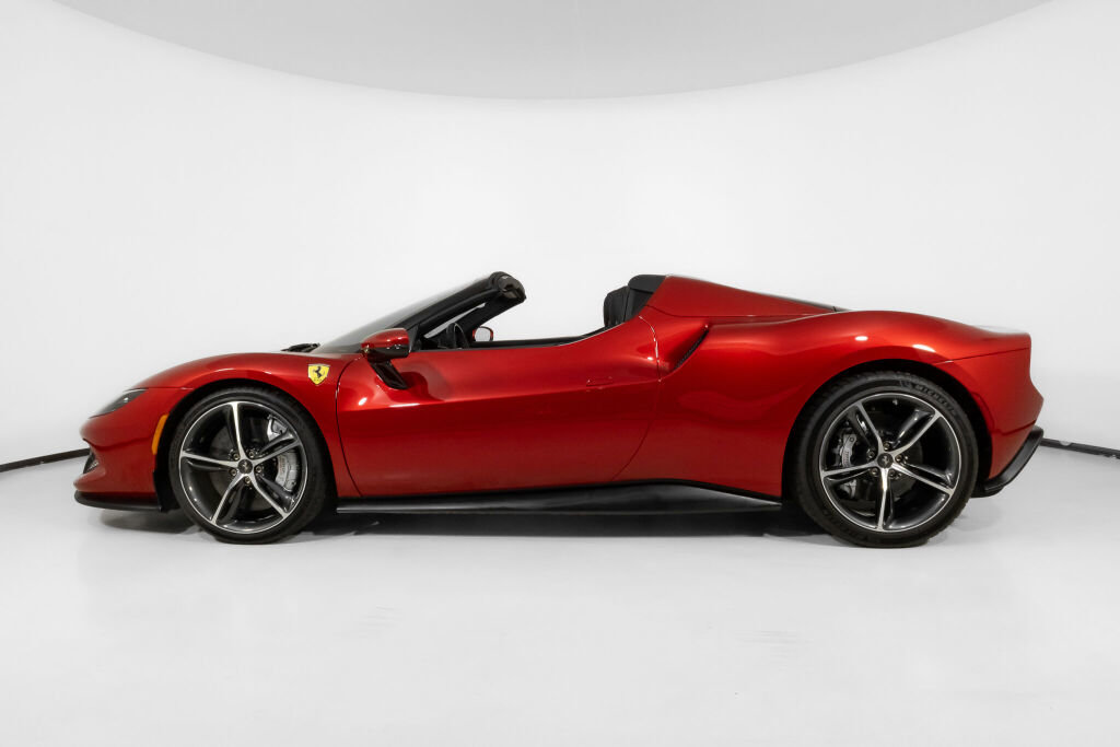 Used 2024 Ferrari 296 GTS RWD image 2