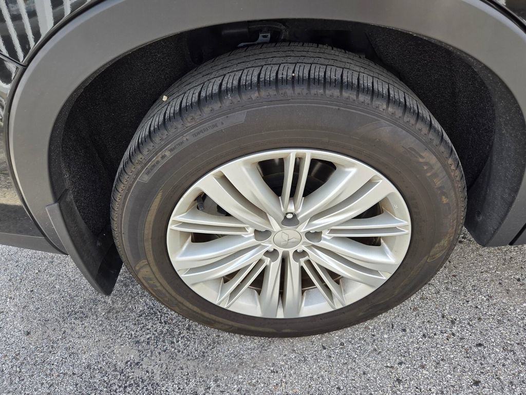 Used 2024 Mitsubishi Outlander ES FWD image 5