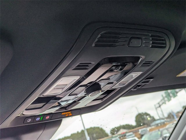 New 2026 Chevrolet Suburban High Country image 27