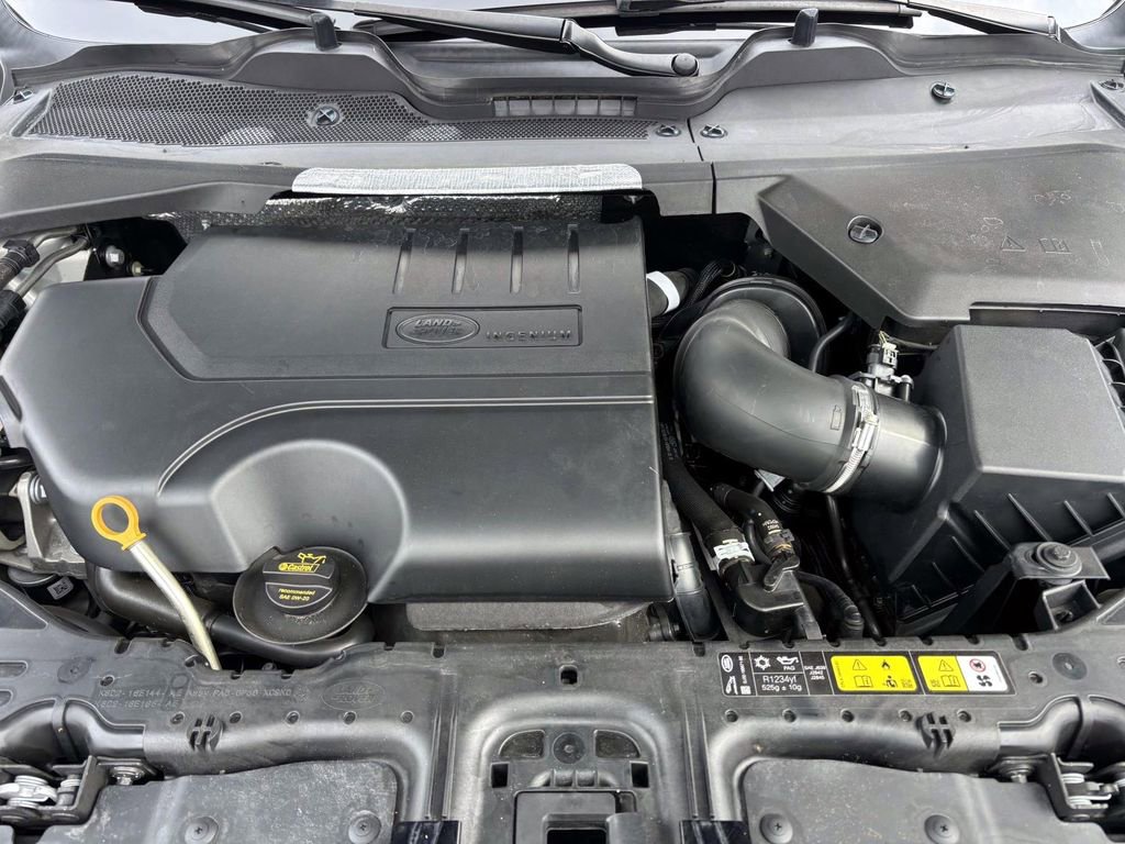 Used 2020 Land Rover Range Rover Evoque SE image 23