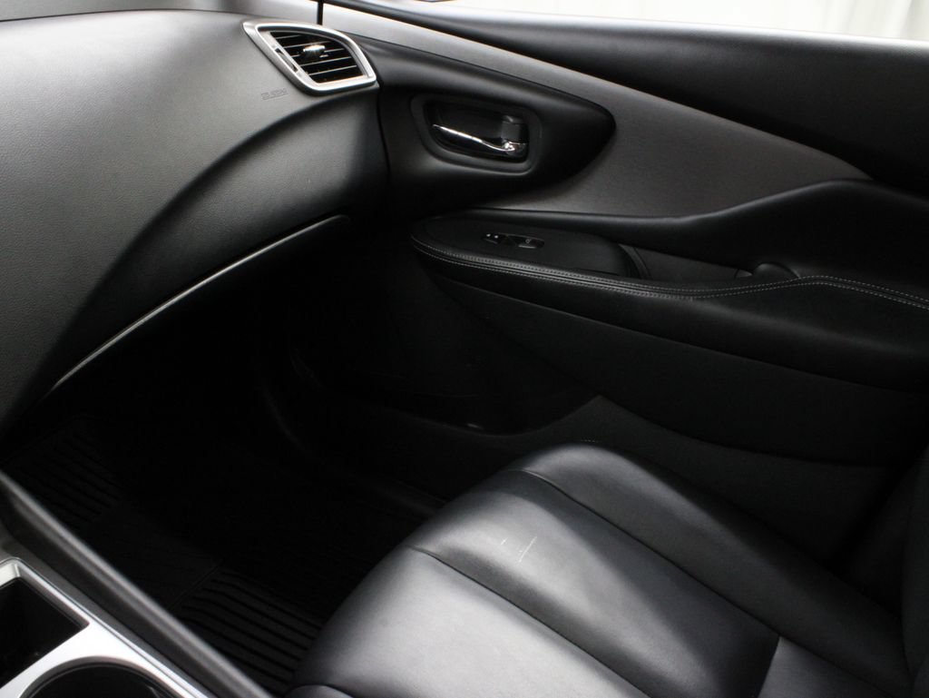 Used 2023 Nissan Murano SV AWD/4WD image 29