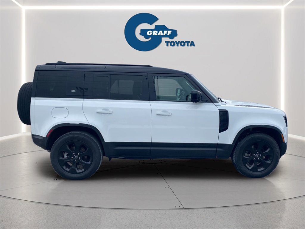 Used 2022 Land Rover Defender 110 S image 6