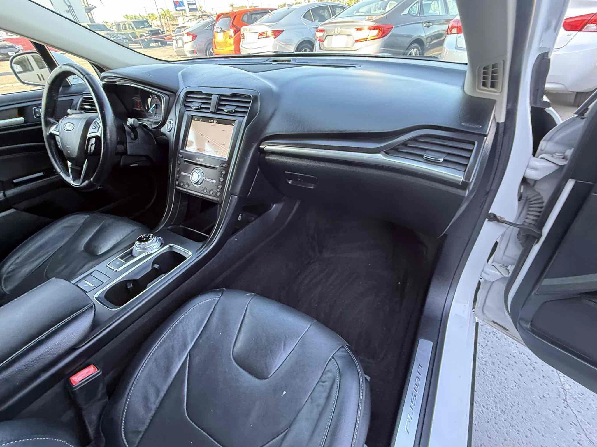 Used 2019 Ford Fusion Energi Titanium FWD image 58