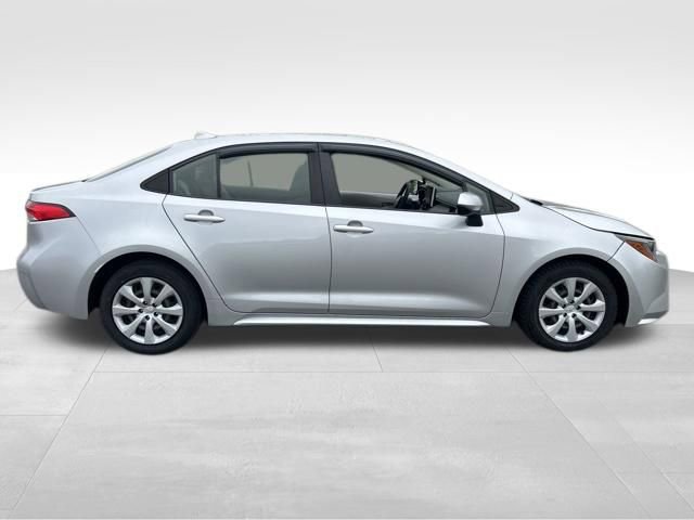 Used 2021 Toyota Corolla LE w/ Carpet Mat Package (TMS) FWD image 6