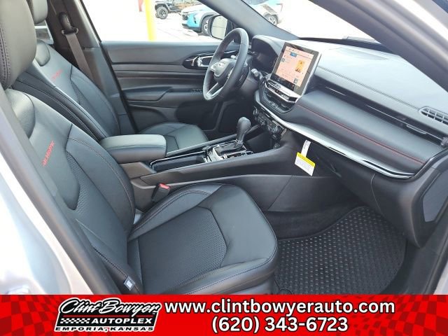 New 2026 Jeep Compass Trailhawk w/ Sun, Sound & Navigation Group image 27