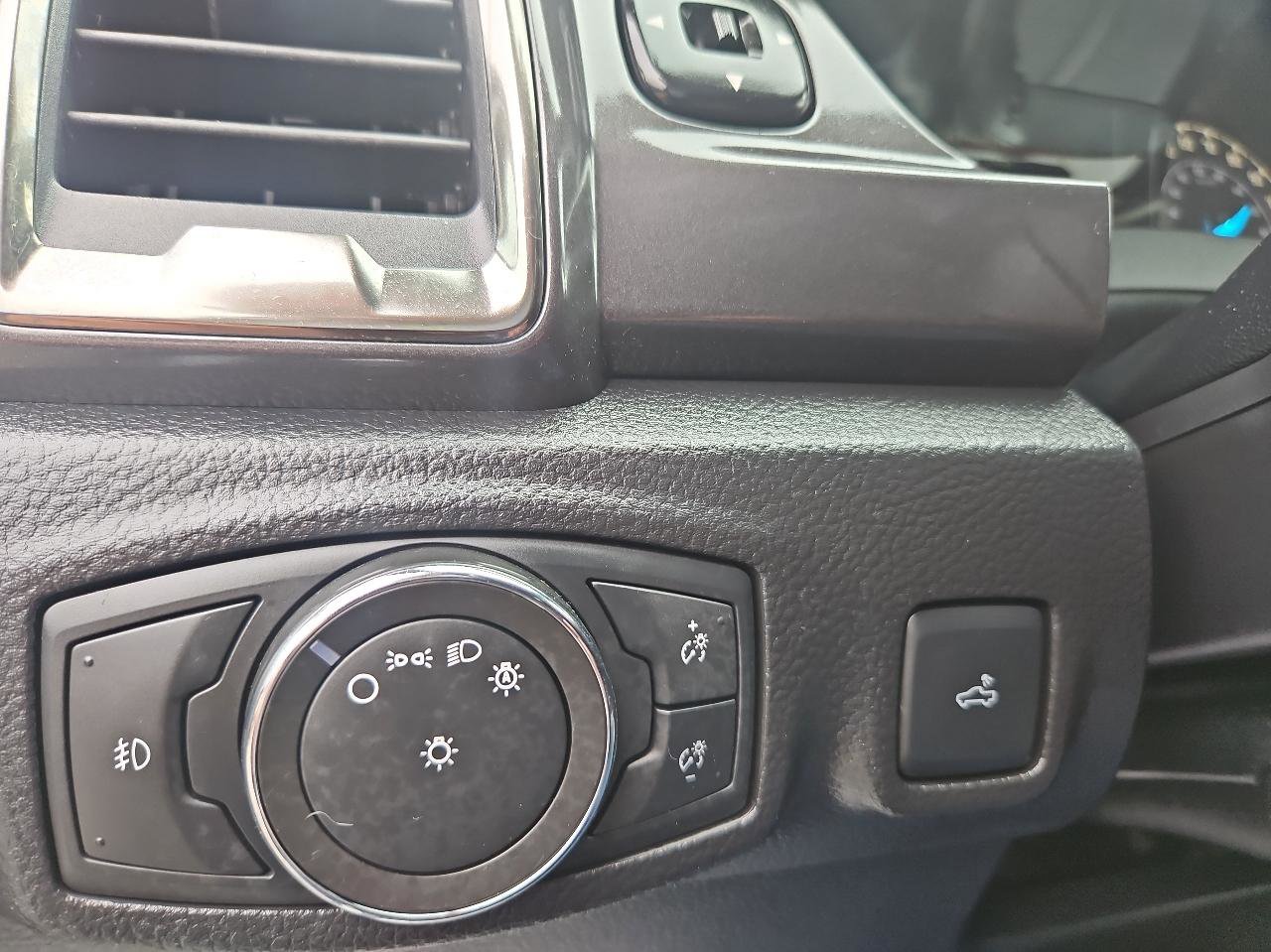 Used 2023 Ford Ranger Lariat w/ Technology Package image 27