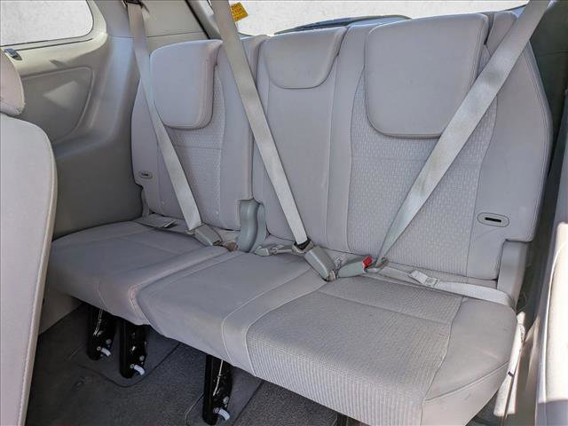 Used 2016 Kia Sedona LX w/ Option Group 020 FWD image 18