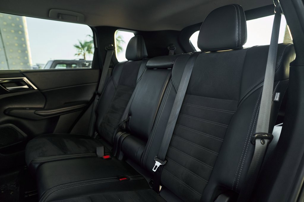 Used 2024 Mitsubishi Outlander SE image 25