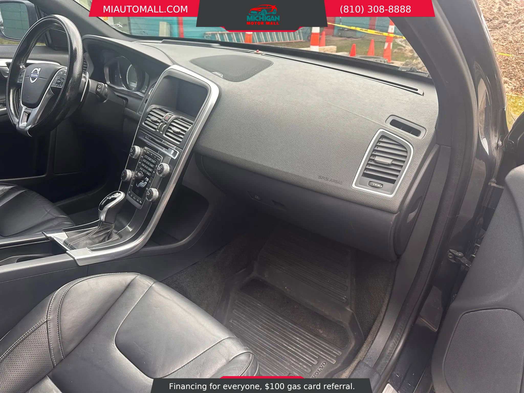 Used 2015 Volvo XC60 T6 R-Design Platinum image 12