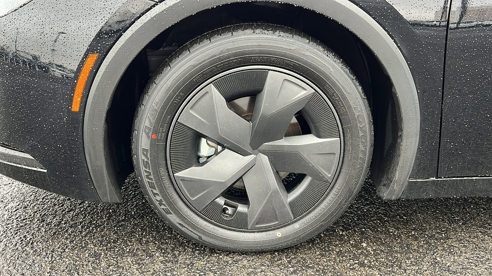 Used 2024 Toyota Prius LE image 10