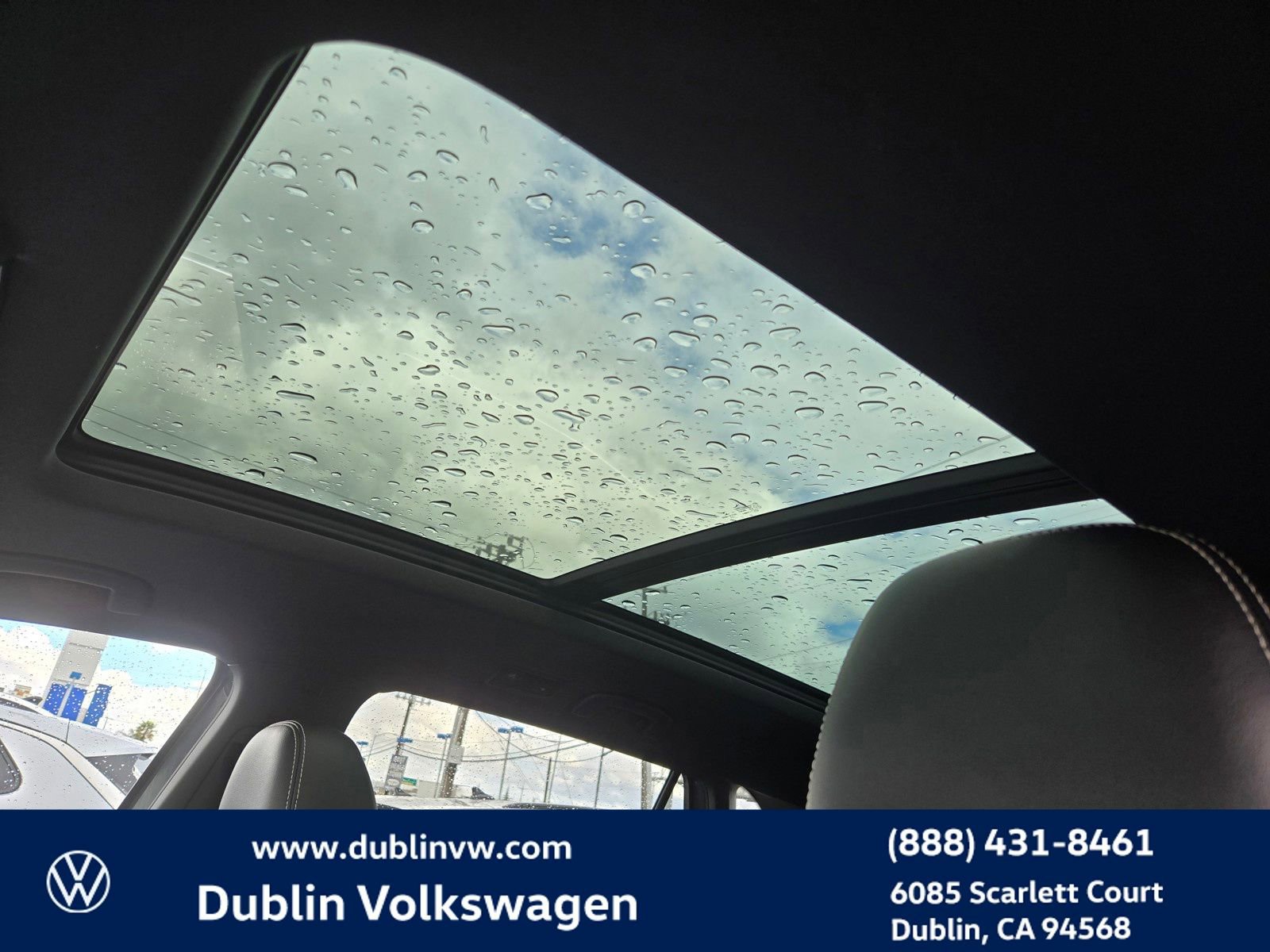 Certified 2022 Volkswagen Atlas Cross Sport SEL R-Line image 18