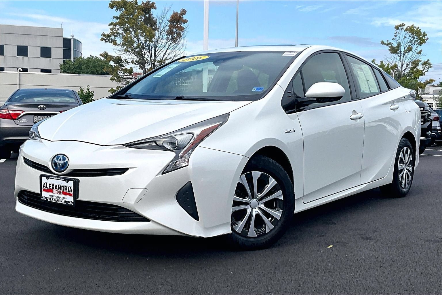 Used 2016 Toyota Prius Three w/ Advanced Technology Package FWD video 1