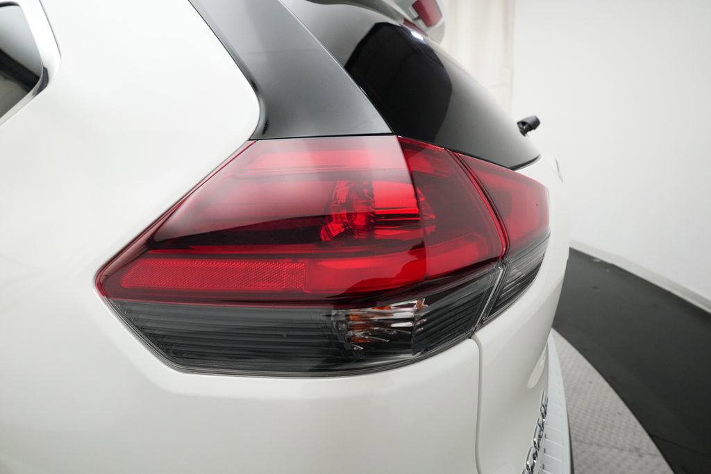 Used 2020 Nissan Rogue SL image 32
