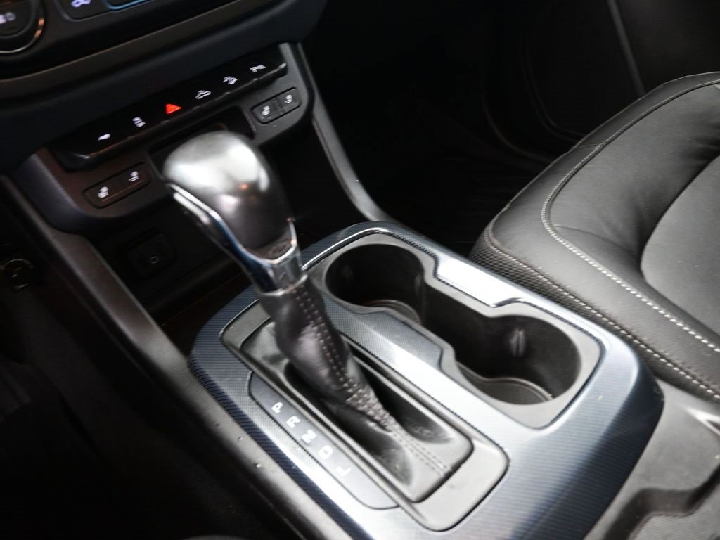 Used 2022 Chevrolet Colorado Z71 w/ Z71 Midnight Edition image 9
