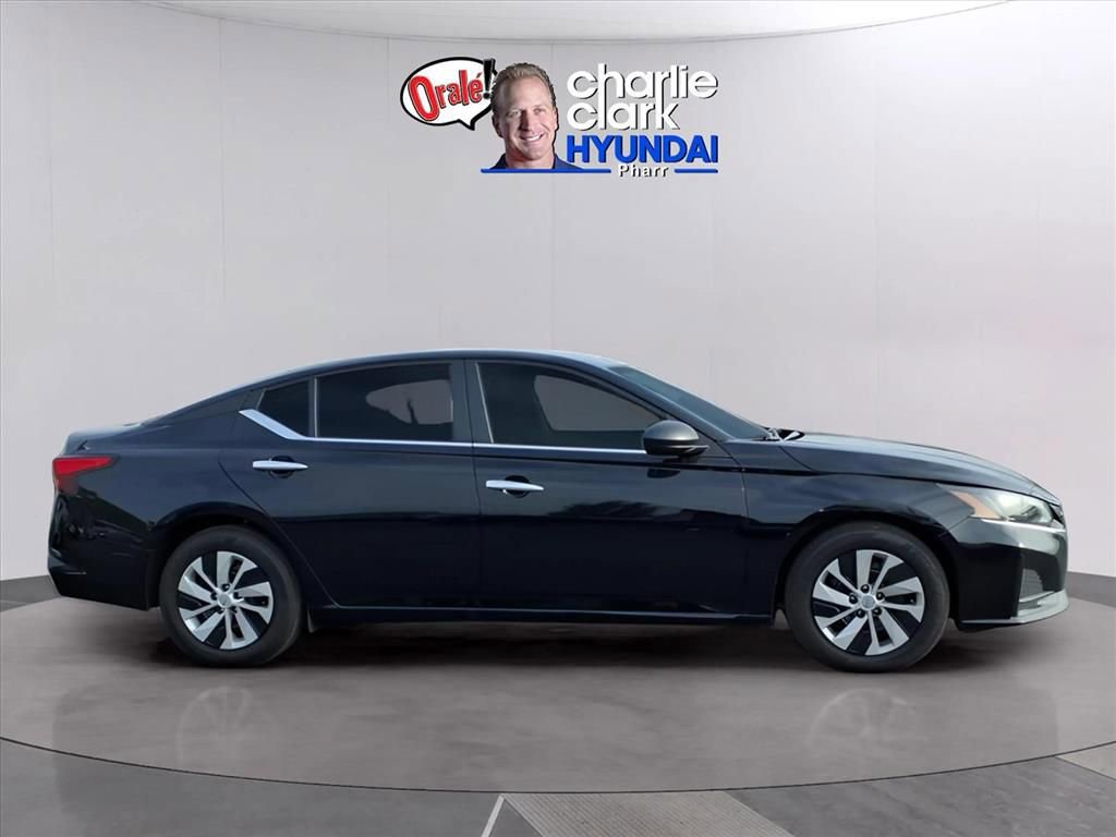 Used 2025 Nissan Altima 2.5 S image 6