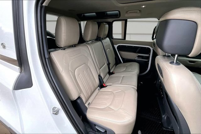 Used 2020 Land Rover Defender 110 HSE AWD/4WD image 25