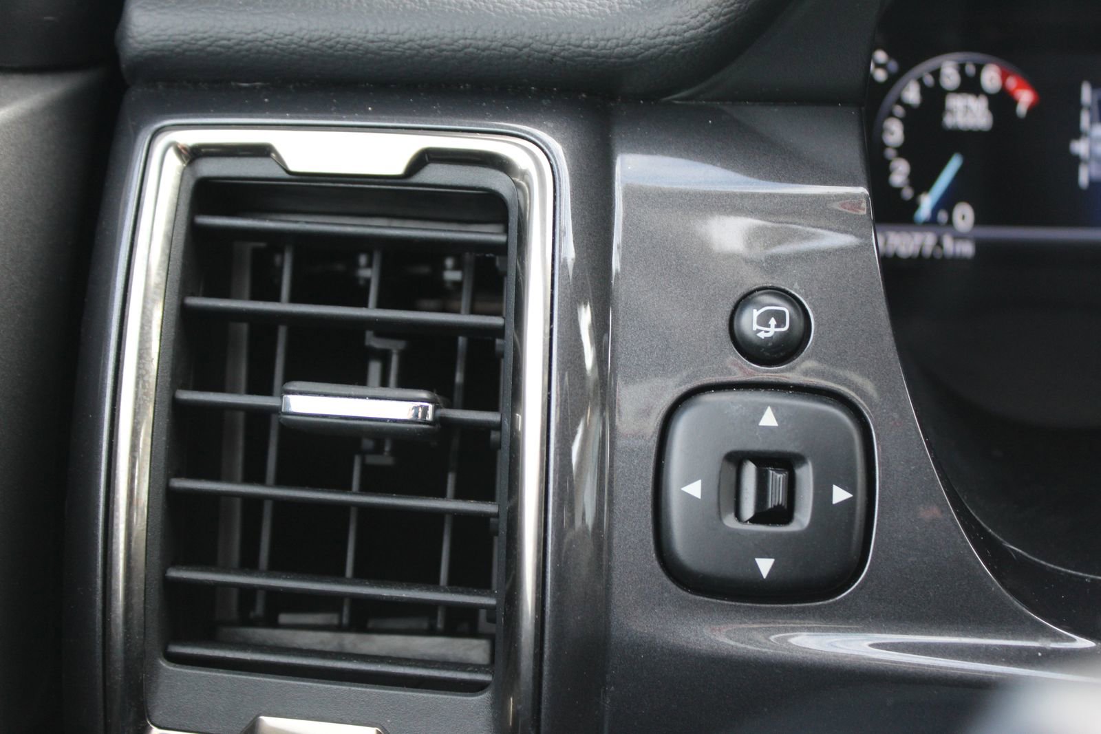 Used 2023 Ford Ranger Lariat w/ Equipment Group 501A High image 33