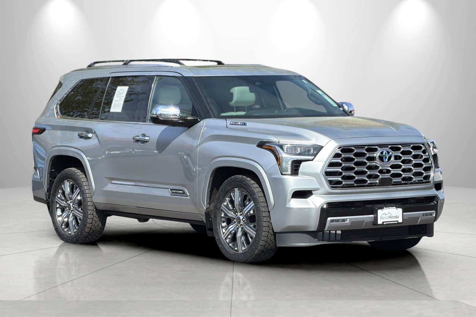 Used 2023 Toyota Sequoia Capstone AWD/4WD image 9