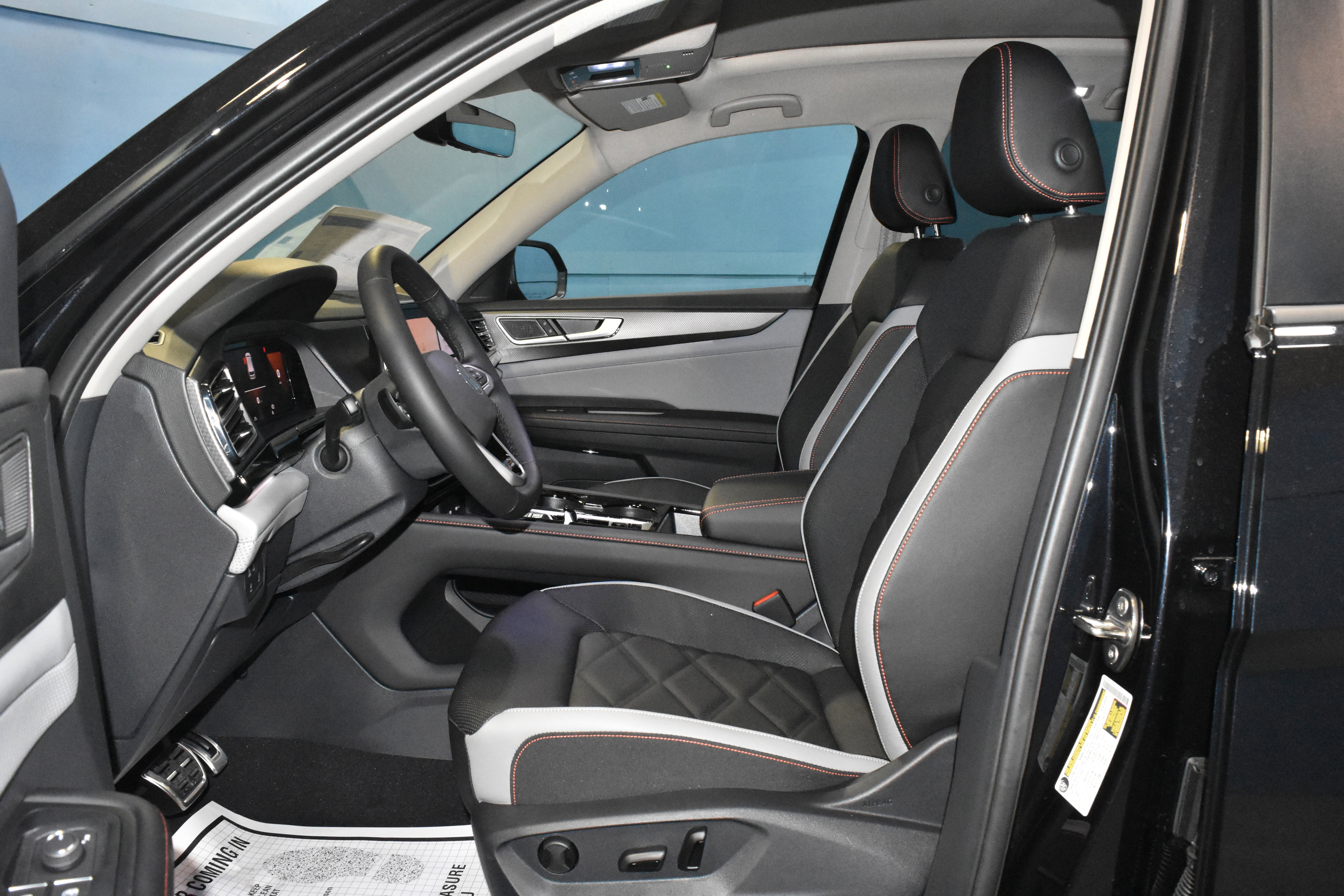 New 2026 Volkswagen Atlas Peak Edition AWD/4WD image 6