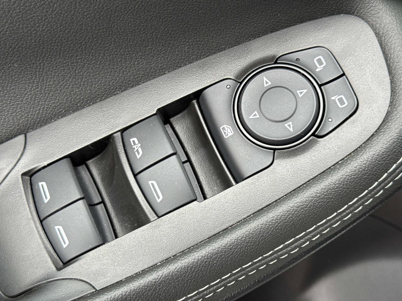 Used 2023 Buick Encore GX Select w/ Safety Package II image 16