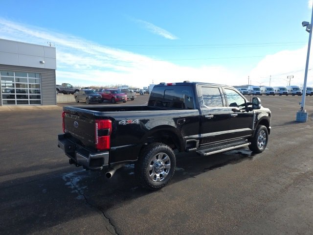 Used 2023 Ford F350 Lariat w/ Chrome Package image 6