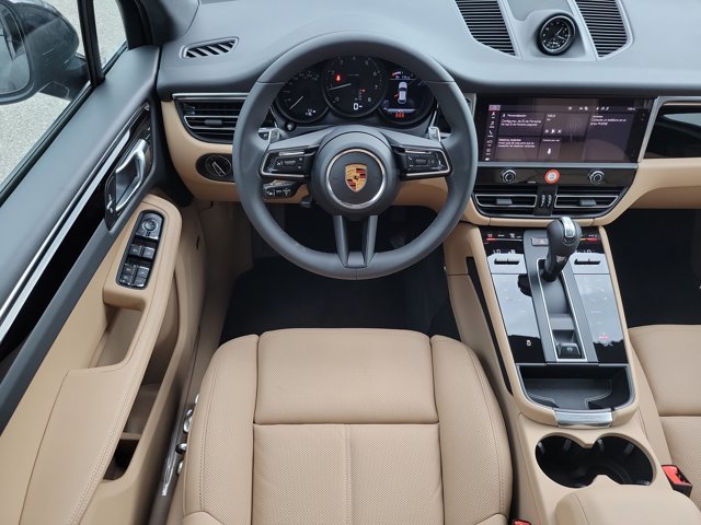 Used 2026 Porsche Macan AWD/4WD image 17