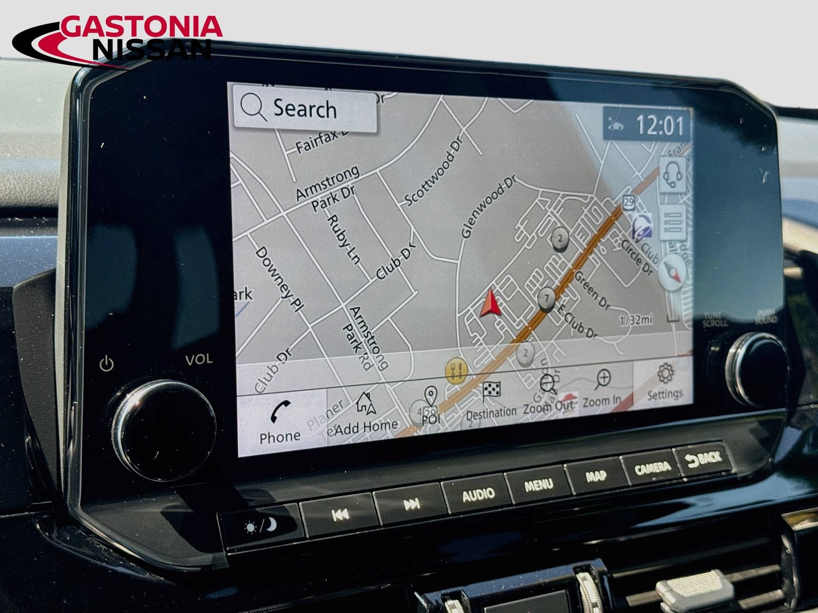 Used 2025 Nissan Pathfinder SL w/ Black Appearance Package FWD image 17