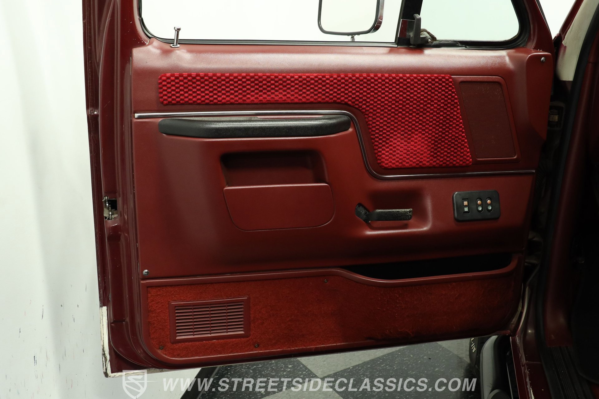 Used 1990 Ford Bronco AWD/4WD image 34